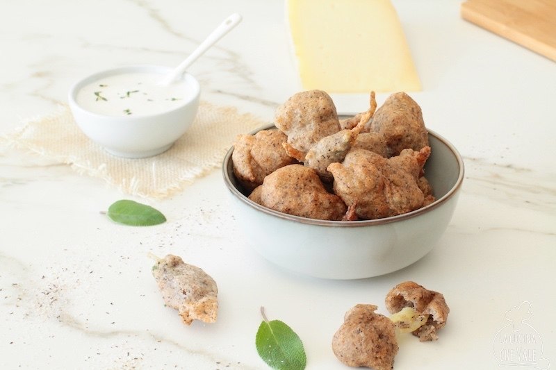 Gli sciatt sono un piatto tipico valtellinese a base di farina di grano saraceno e formaggio Valtellina Casera Dop. Sono facilissimi da fare, croccanti e filanti, una vera gioia per il palato.