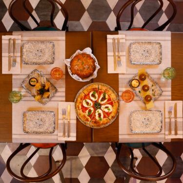 Amore " do it better" è il primo format con servizio al tavolo in autostrada, è il nuovo concept di cucina fast casual all'Italiana.