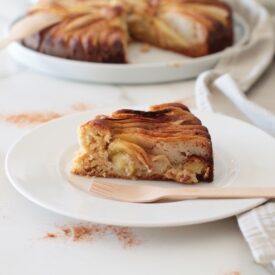 Torta di mele senza glutine e lattosio e senza zucchero. Un dolce perfetto per tutti e facile da fare.