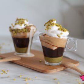 Caffè_con _panna_montata_e_pistacchio: solo 3 ingredienti per un caffè davvero goloso con sapori contrastanti che si sposano alla perfezione