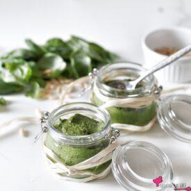 La pausa pranzo in ufficio rappresenta spesso una sfida quotidiana, sospesa tra il desiderio di un pasto gratificante e la necessità di una soluzione rapida e pratica.